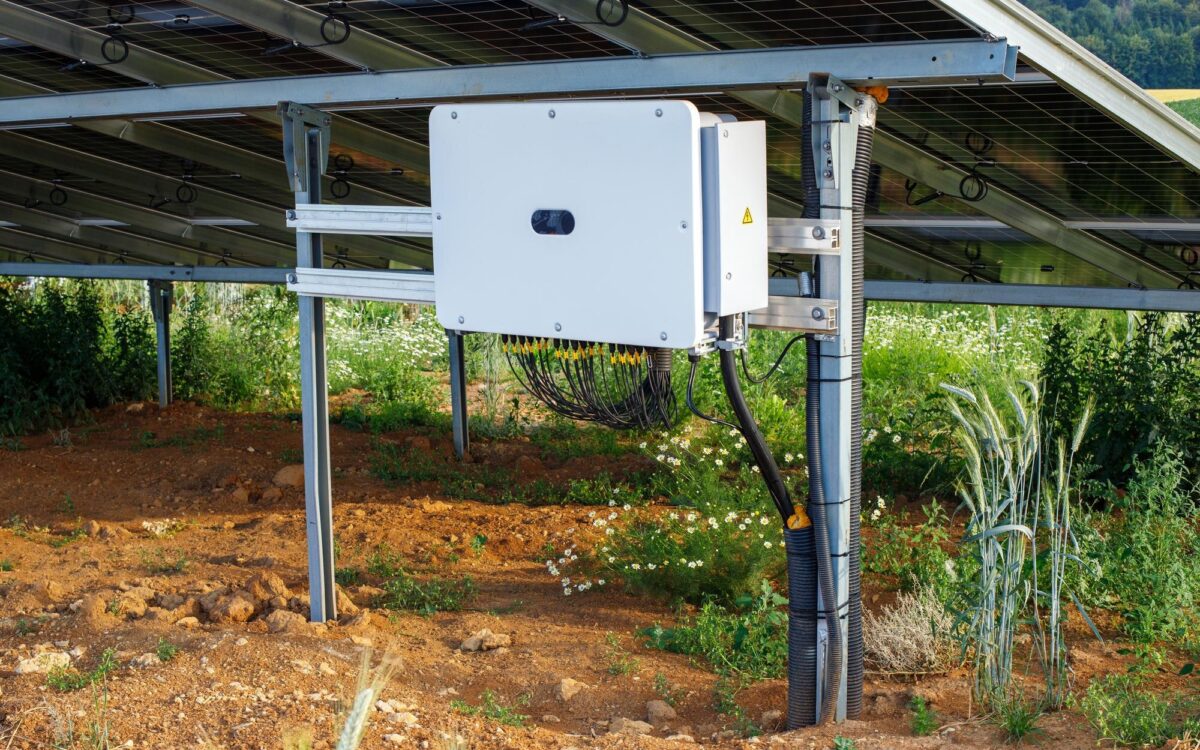 Cât rezistă un invertor pentru panouri fotovoltaice