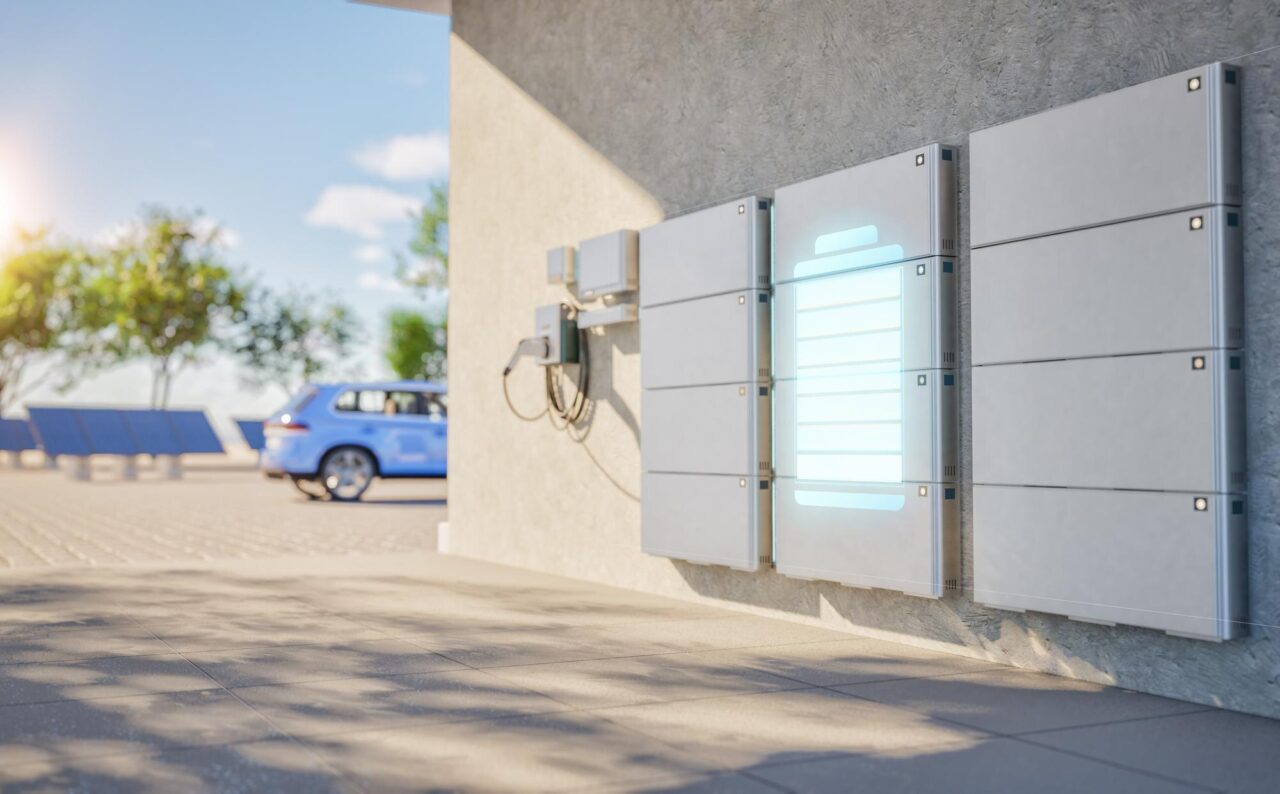 Cât ține o baterie de 5 kWh într-o casă