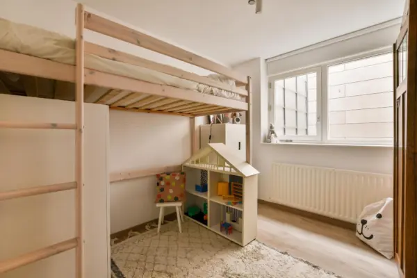 10 idei pentru amenajarea unei camere împărțite de doi copii